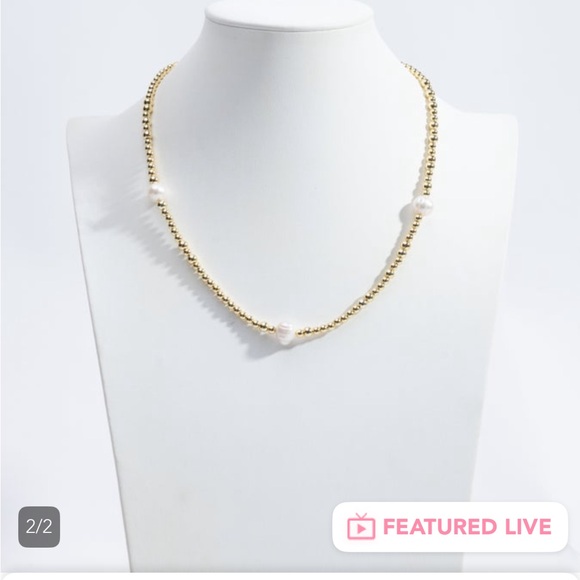 Elegant Gold and Pearl Necklace - Picture 1 of 7
